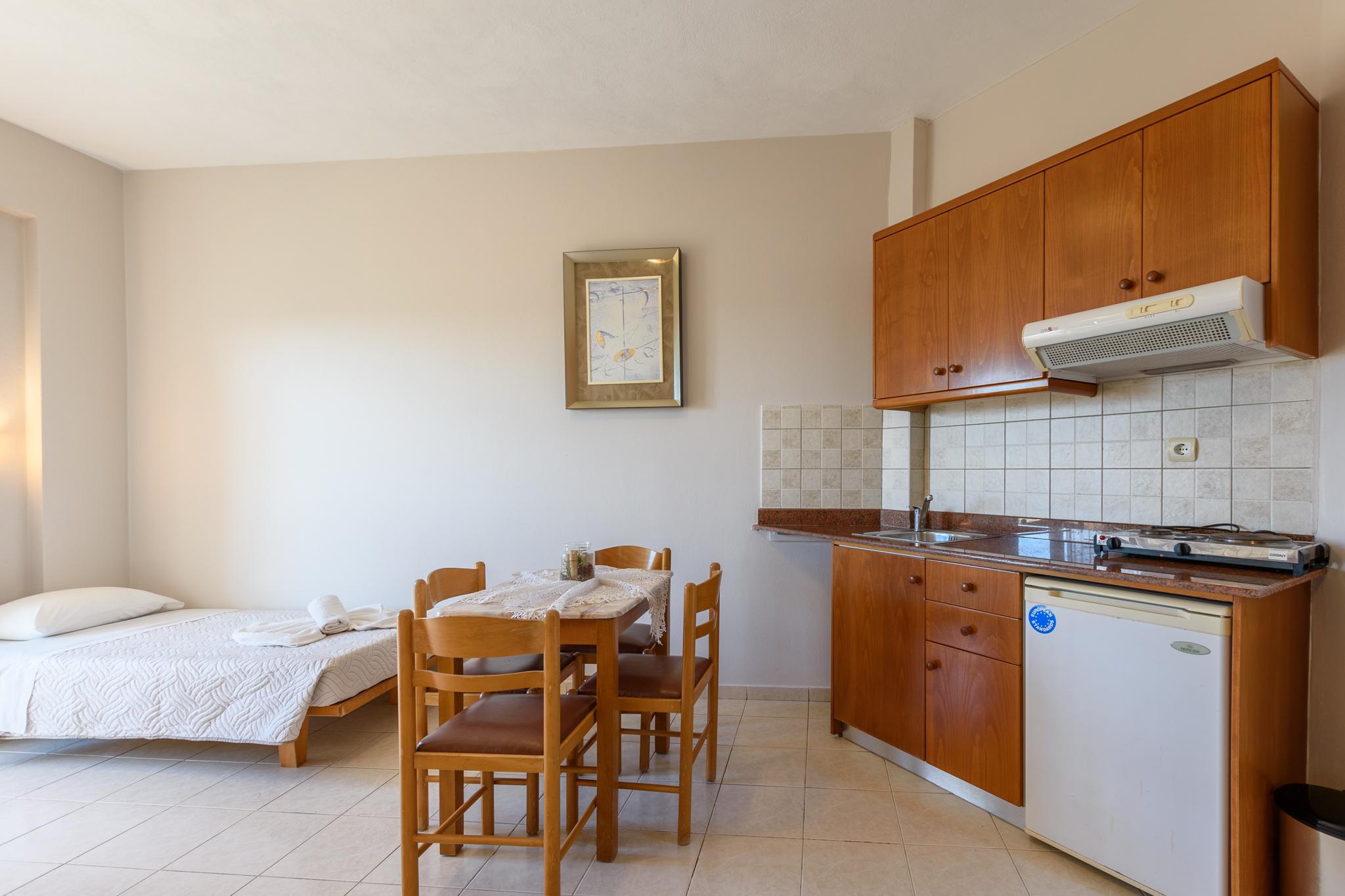 Danelis Studios & Apartments Malia  Bagian luar foto