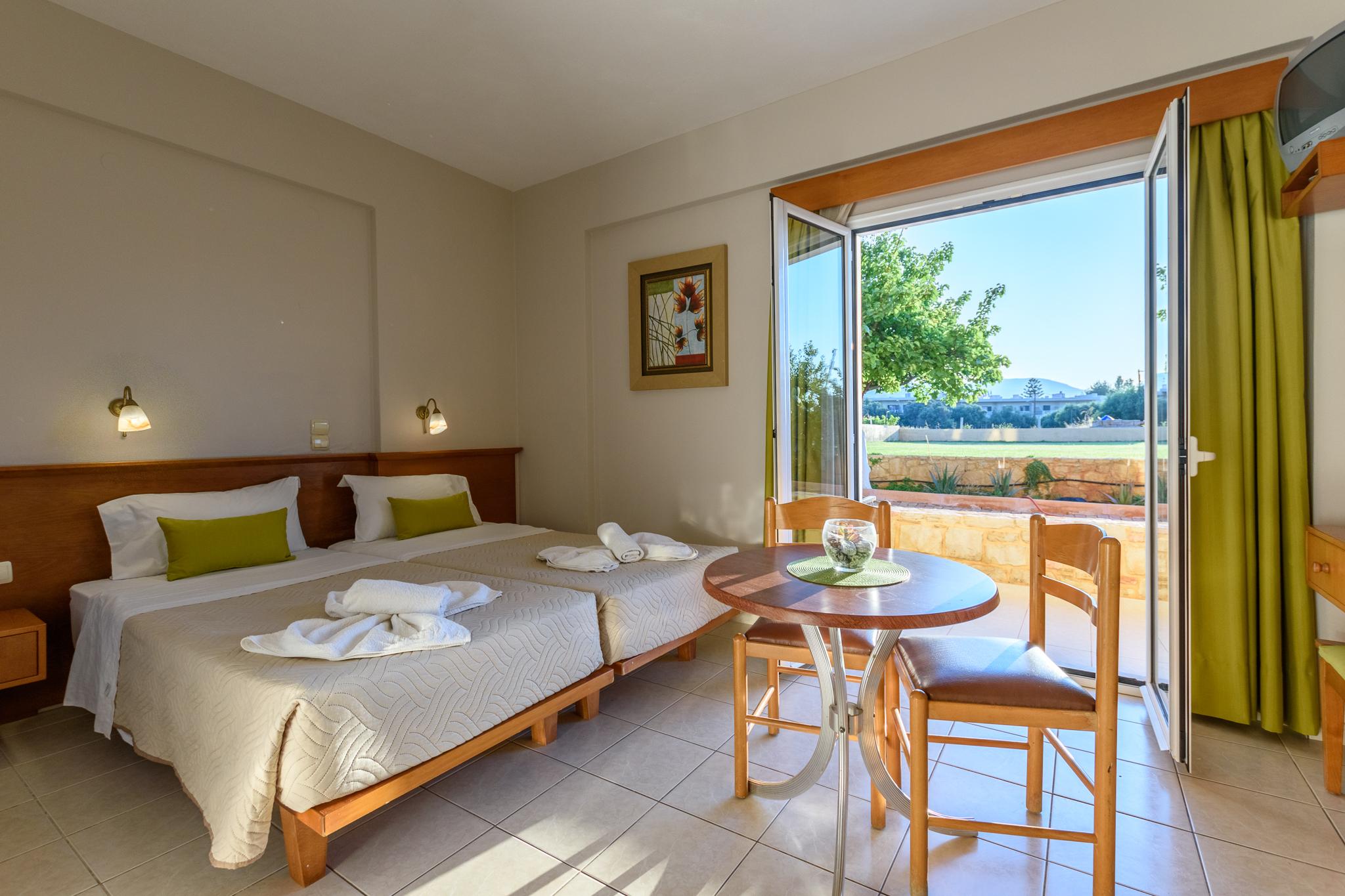 Danelis Studios & Apartments Malia  Bagian luar foto