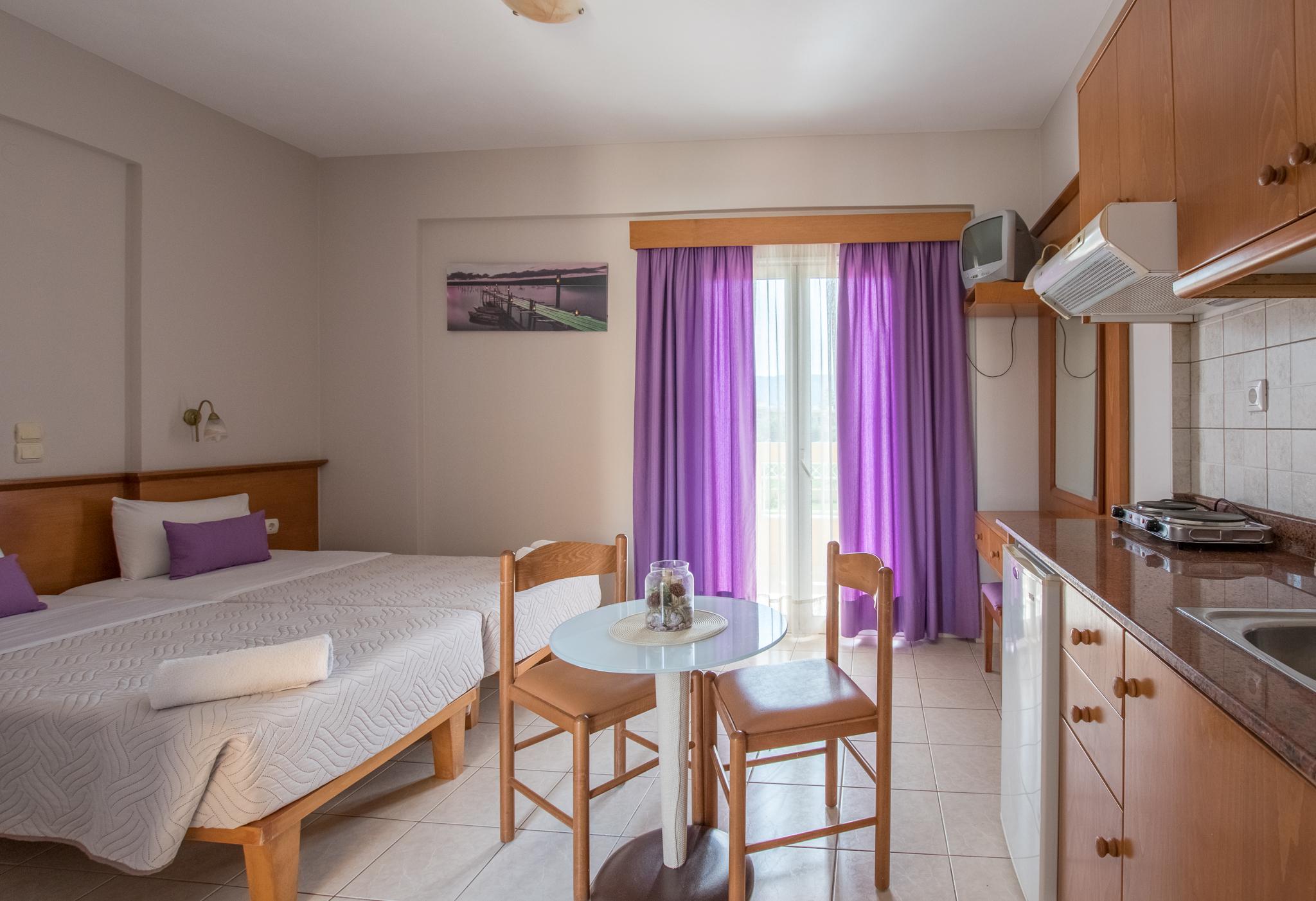 Danelis Studios & Apartments Malia  Bagian luar foto