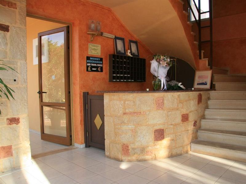 Danelis Studios & Apartments Malia  Bagian luar foto