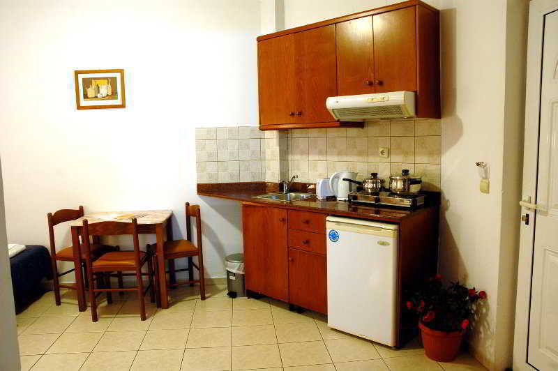 Danelis Studios & Apartments Malia  Bagian luar foto