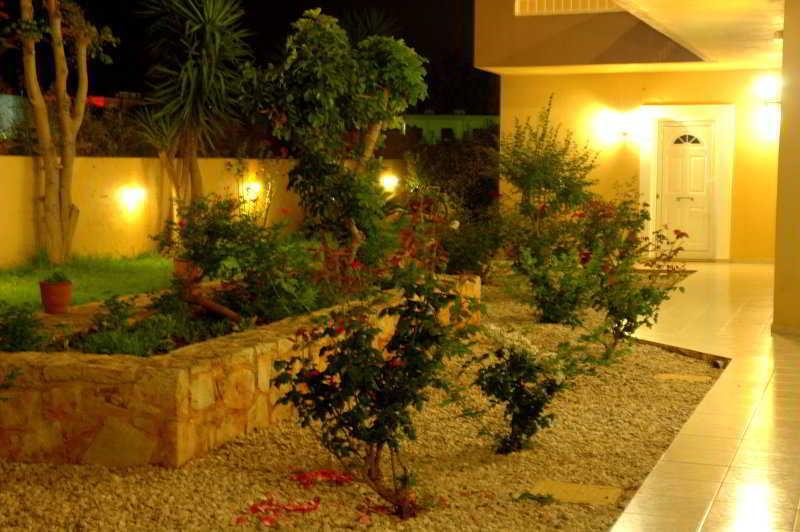 Danelis Studios & Apartments Malia  Bagian luar foto