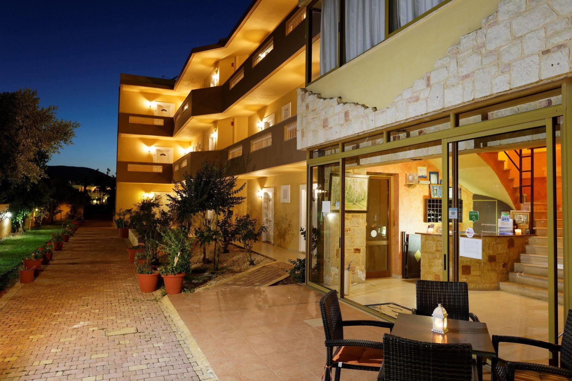Danelis Studios & Apartments Malia  Bagian luar foto